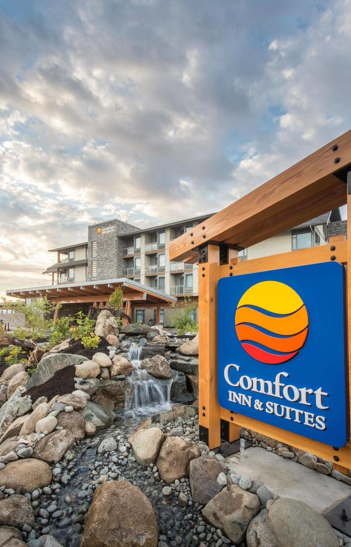 Comfort Inn & Suites Кемпбелл-Рівер Екстер'єр фото